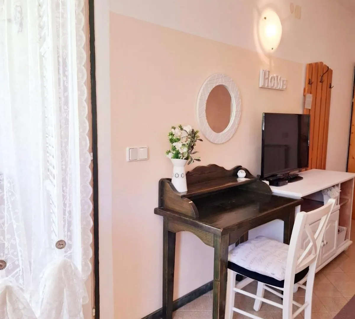Studio Fuer Drei Personen Mit Privatem Balkon 罗维尼