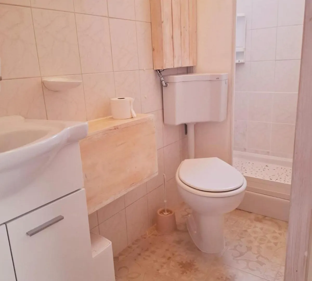 Studio Fuer Drei Personen Mit Privatem Balkon Rovinj