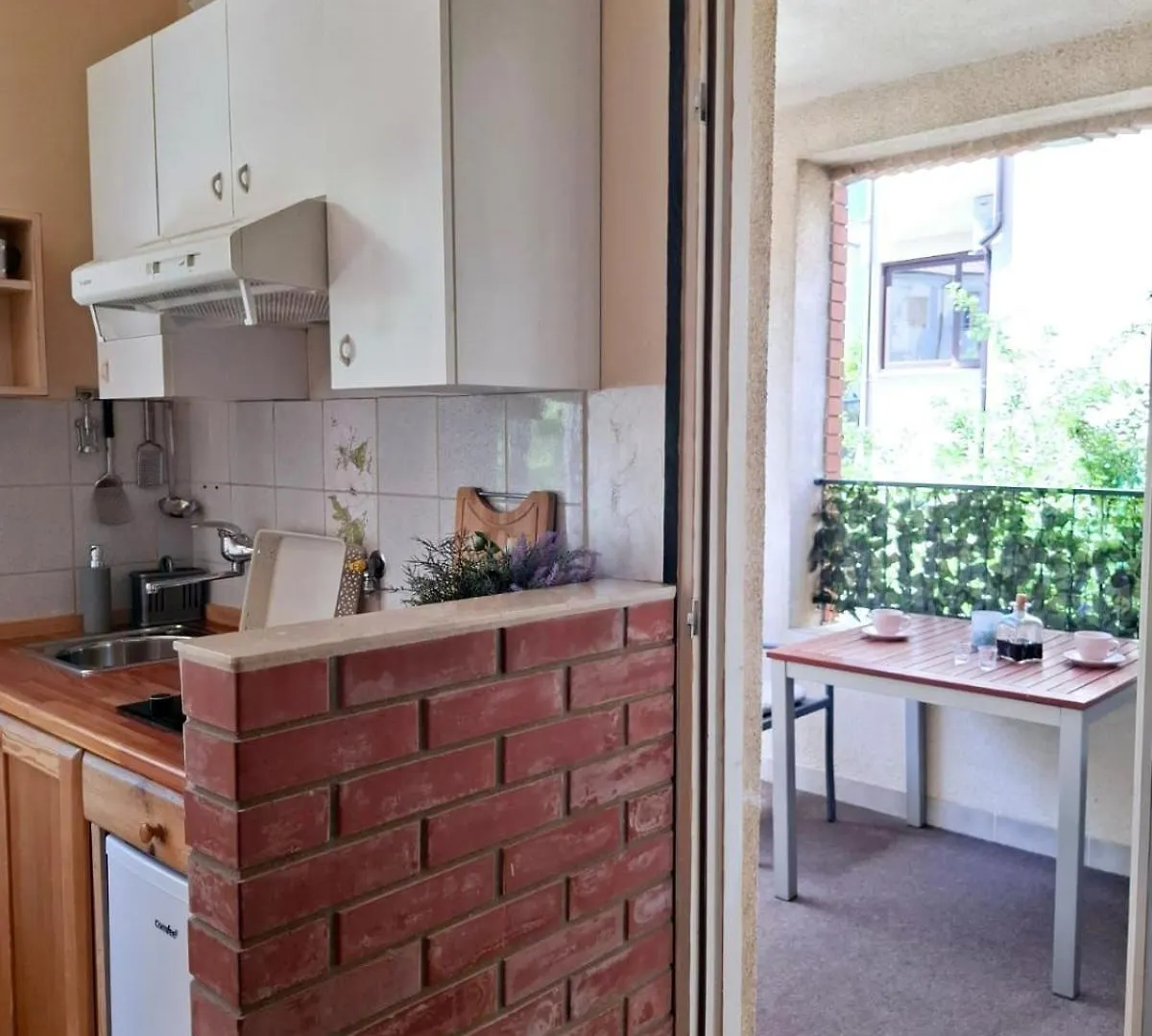 Studio Fuer Drei Personen Mit Privatem Balkon Rovinj