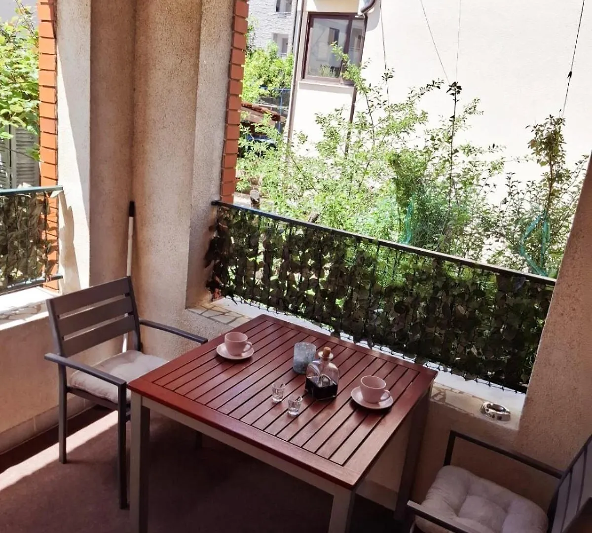 Studio Fuer Drei Personen Mit Privatem Balkon Rovinj Kroatien