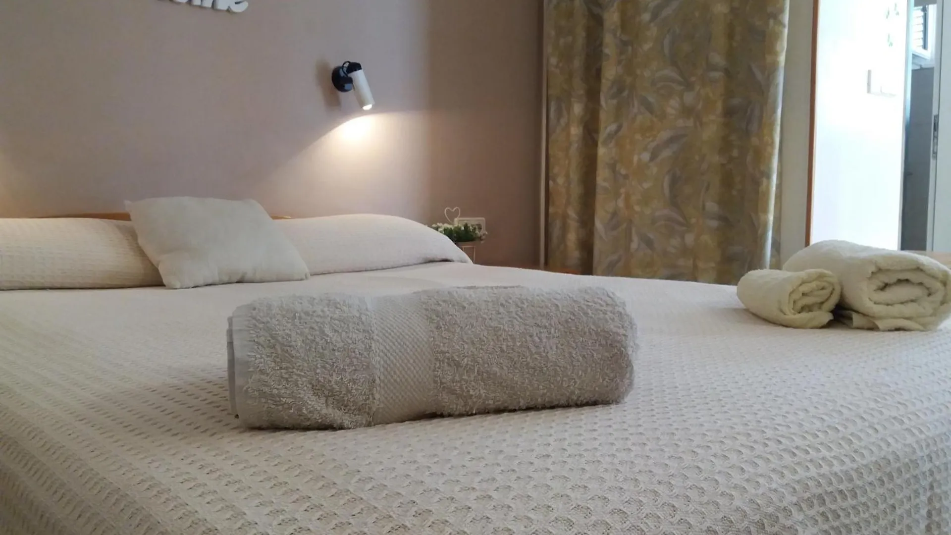 Studio Fuer Drei Personen Mit Privatem Balkon Rovinj Kroatien